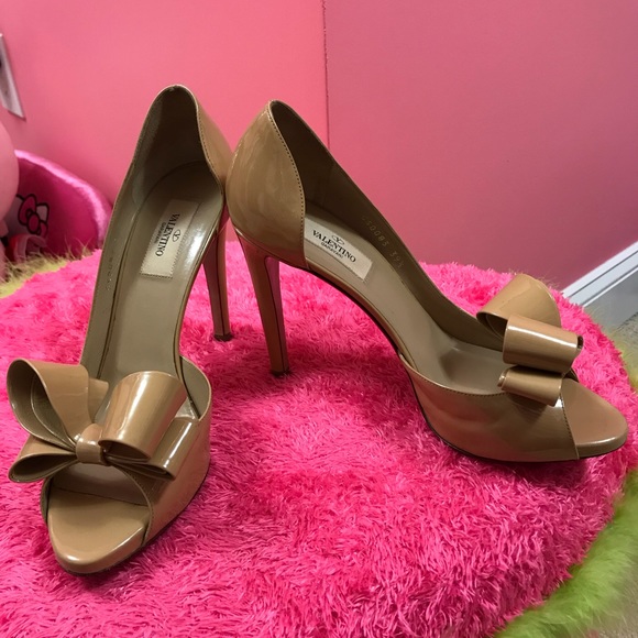 Valentino Sexy Beige Bow Heels - Picture 4 of 5